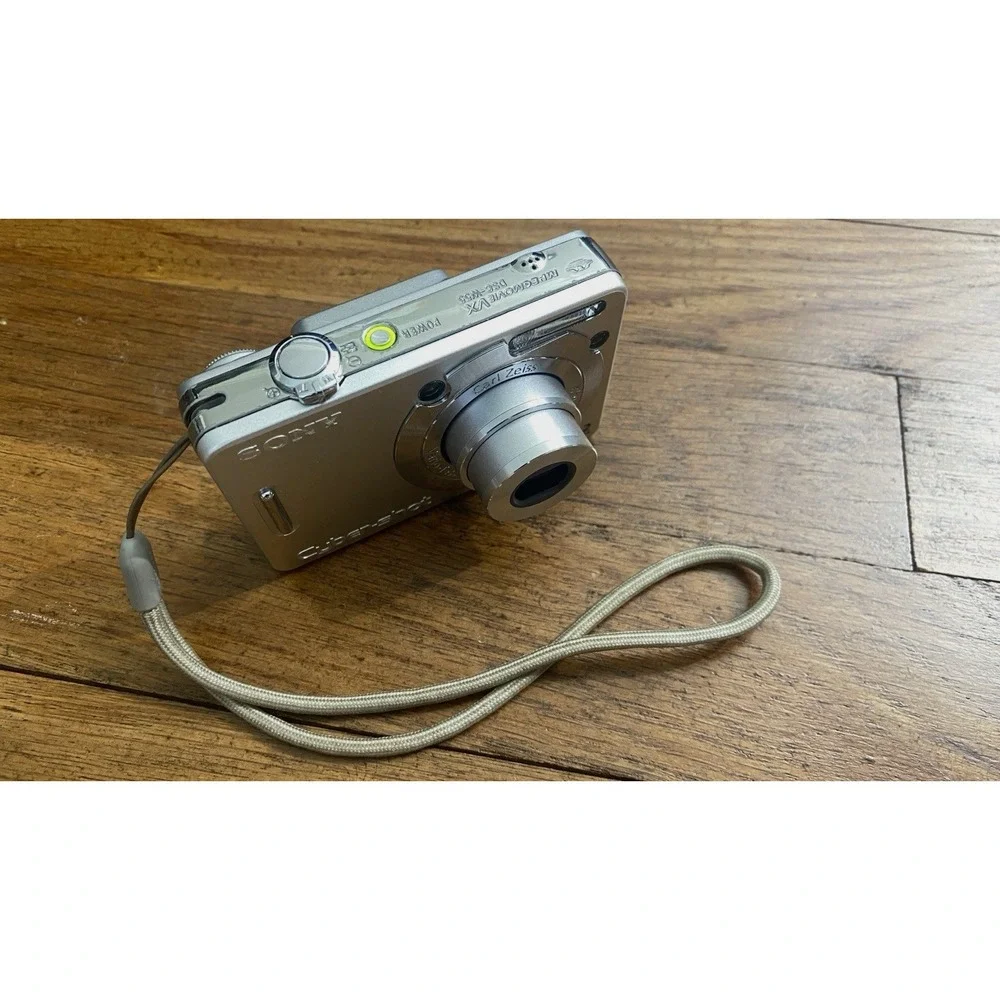 Sony Cyber-Shot DSC-W55 Silver 7.2 Mega Pixels Digital Camera Battery & Charger